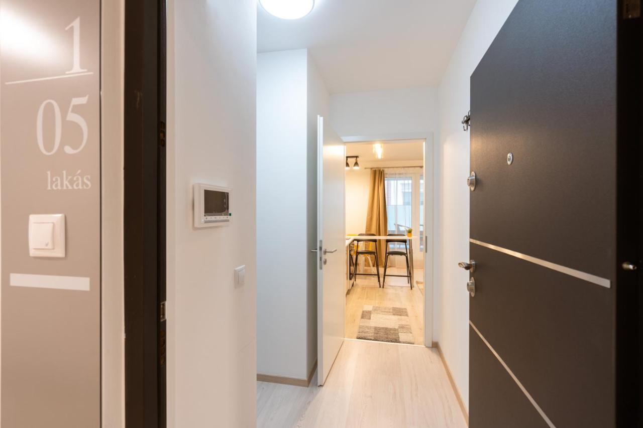 Modern Newly-Built Home By The New York Cafe Будапеща Екстериор снимка